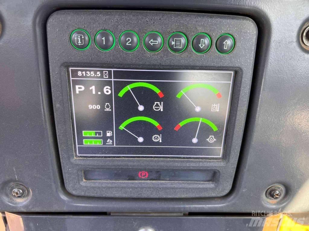 DEERE 750K LGP Гусеничные бульдозеры