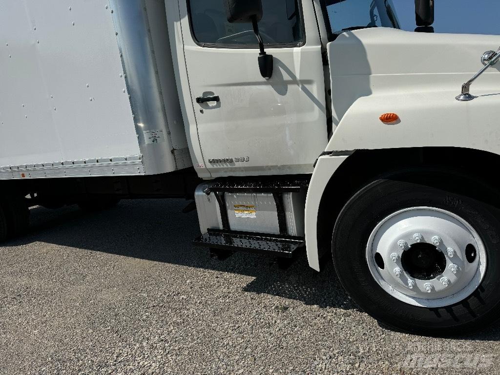 Hino 238 Грузовики-Фургоны