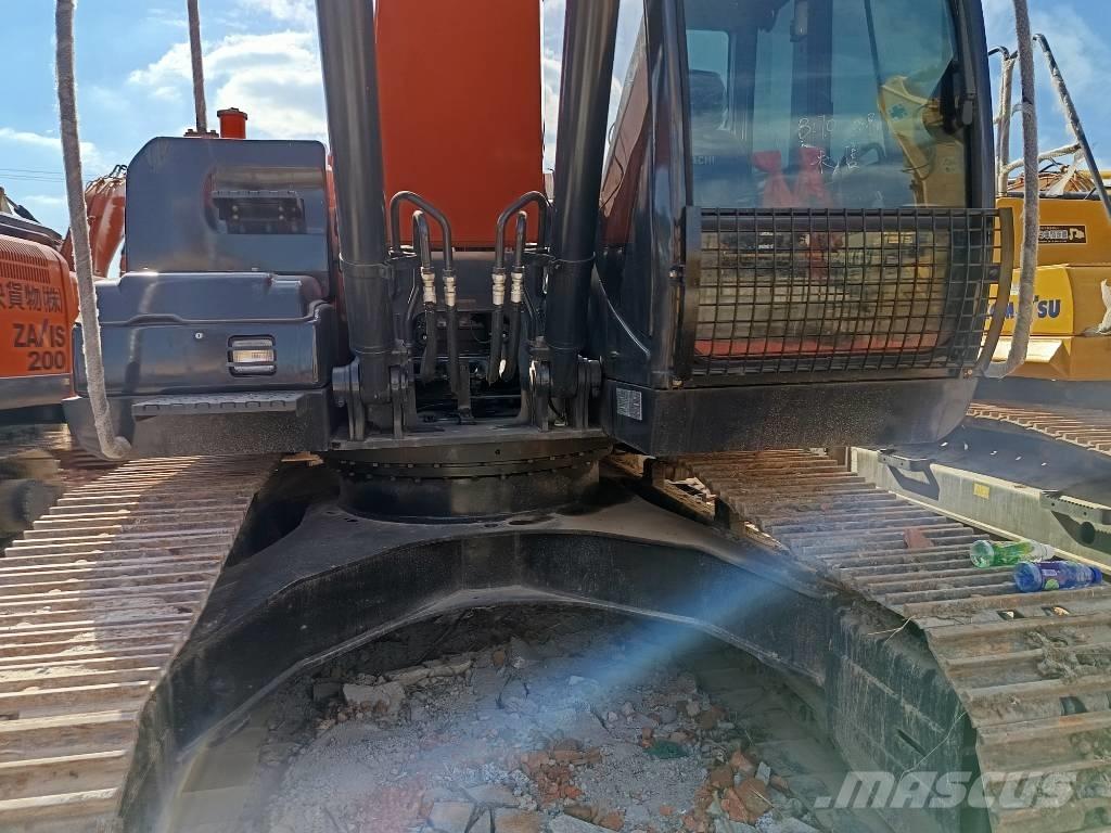 Hitachi ZX 200 Гусеничные экскаваторы
