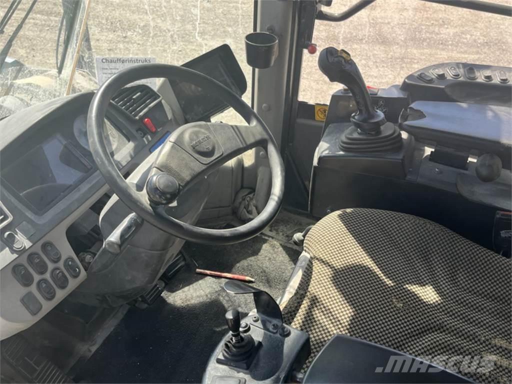 Komatsu WA470-7 Фронтальные погрузчики