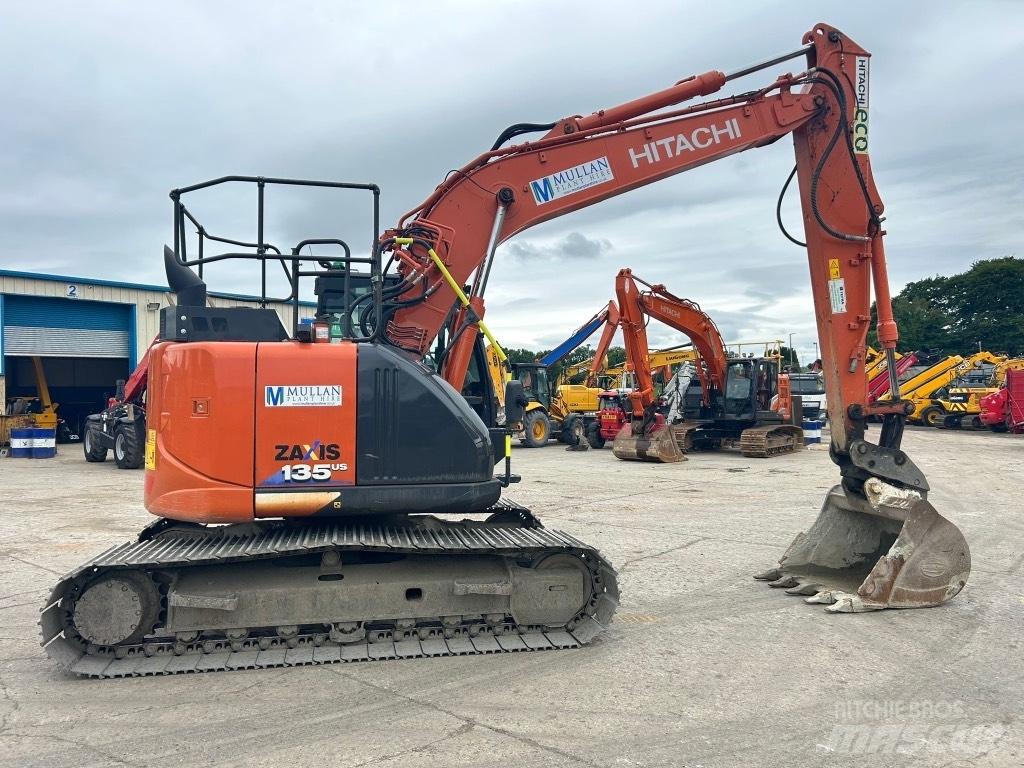 Hitachi ZX135 US-6 Гусеничные экскаваторы
