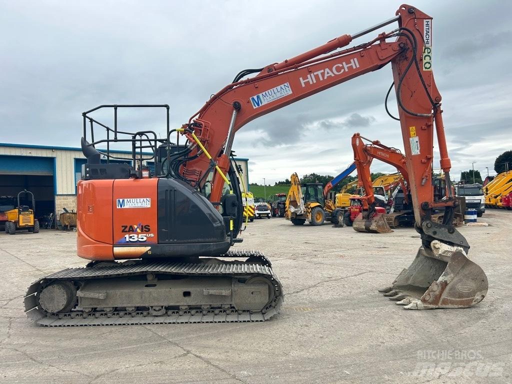 Hitachi ZX135 US-6 Гусеничные экскаваторы