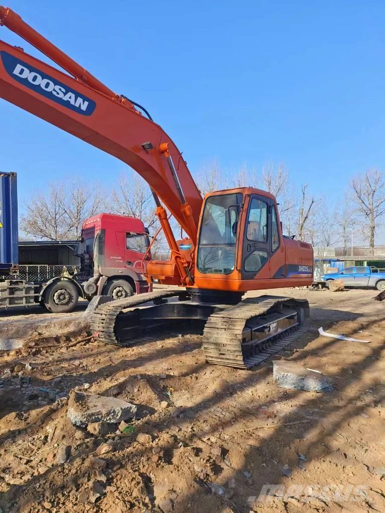 Doosan DH225LC-7 Гусеничные экскаваторы