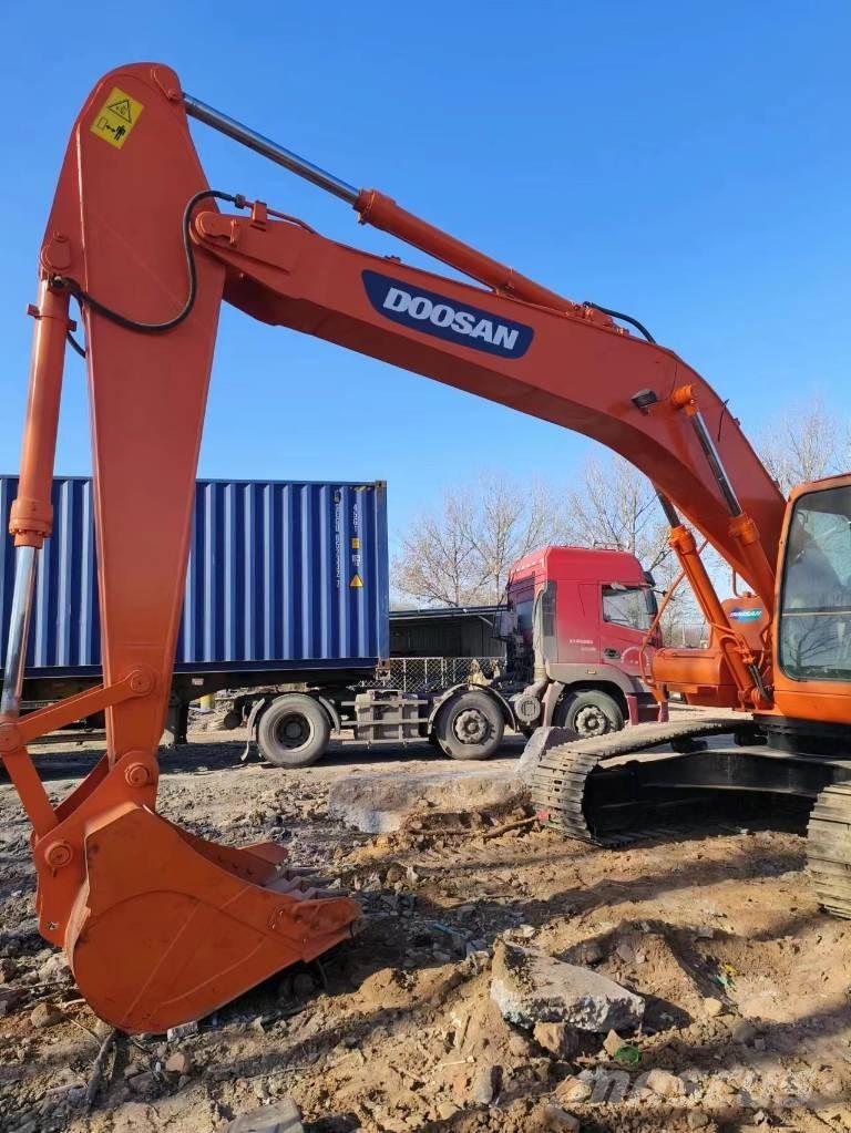 Doosan DH225LC-7 Гусеничные экскаваторы