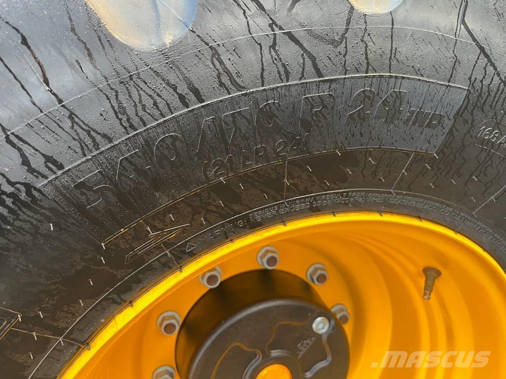 JCB 413 S Фронтальные погрузчики