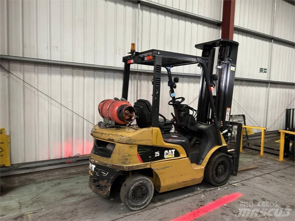 CAT GP25NT Газовые погрузчики