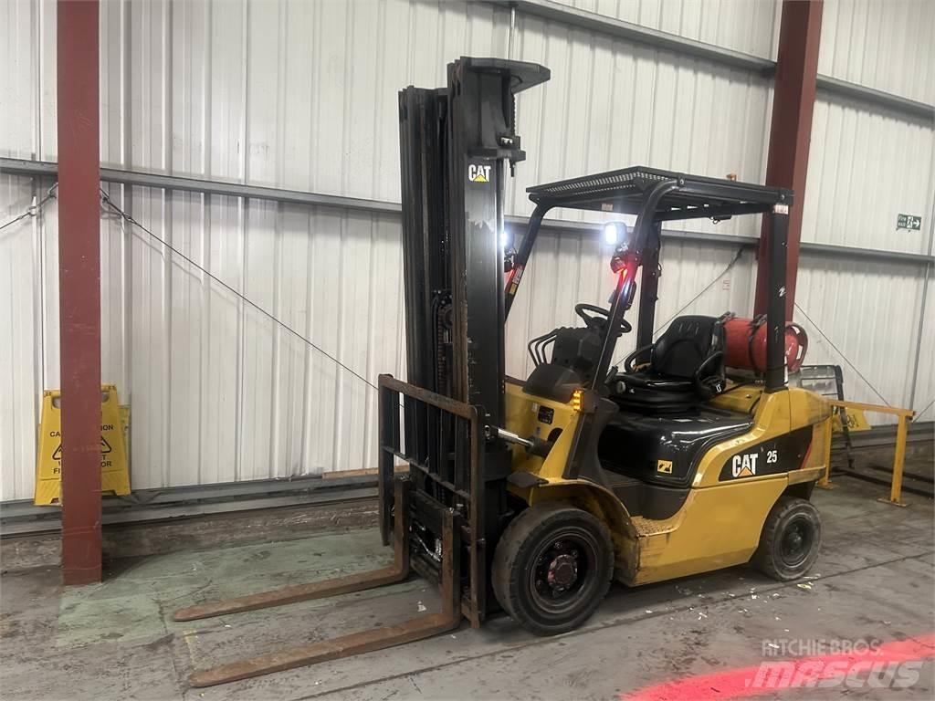 CAT GP25NT Газовые погрузчики