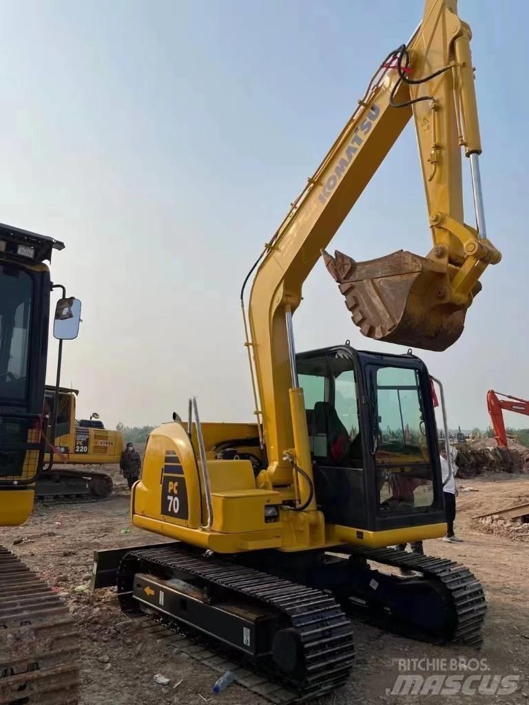 Komatsu PC70-8 Гусеничные экскаваторы