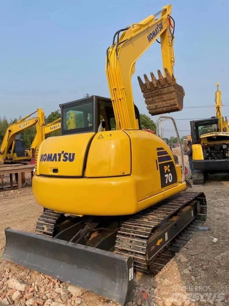 Komatsu PC70-8 Гусеничные экскаваторы