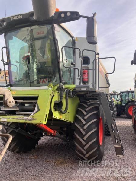 CLAAS TRION 530 Зерноуборочные комбайны
