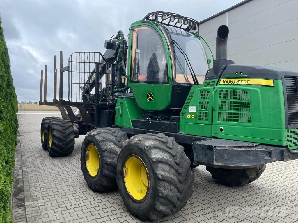 John Deere 1210 E Форвардеры