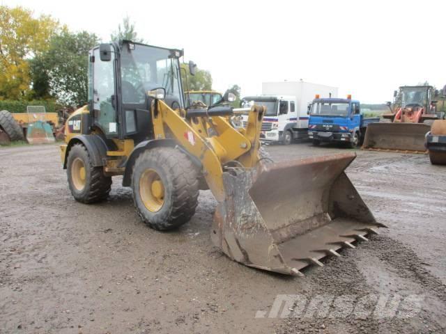 CAT 908 M Фронтальные погрузчики