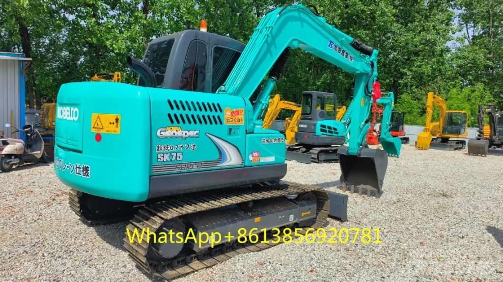Komatsu SK75 Мини-экскаваторы