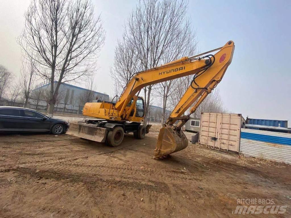 Hyundai R210WD Колёсные экскаваторы