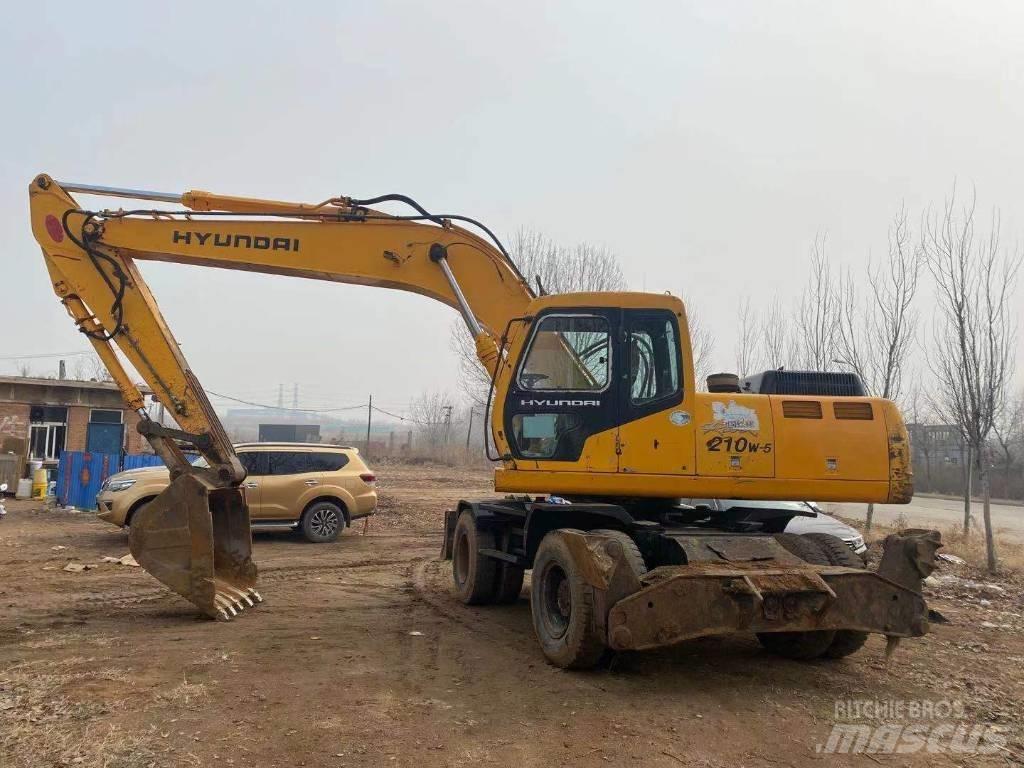 Hyundai R210WD Колёсные экскаваторы