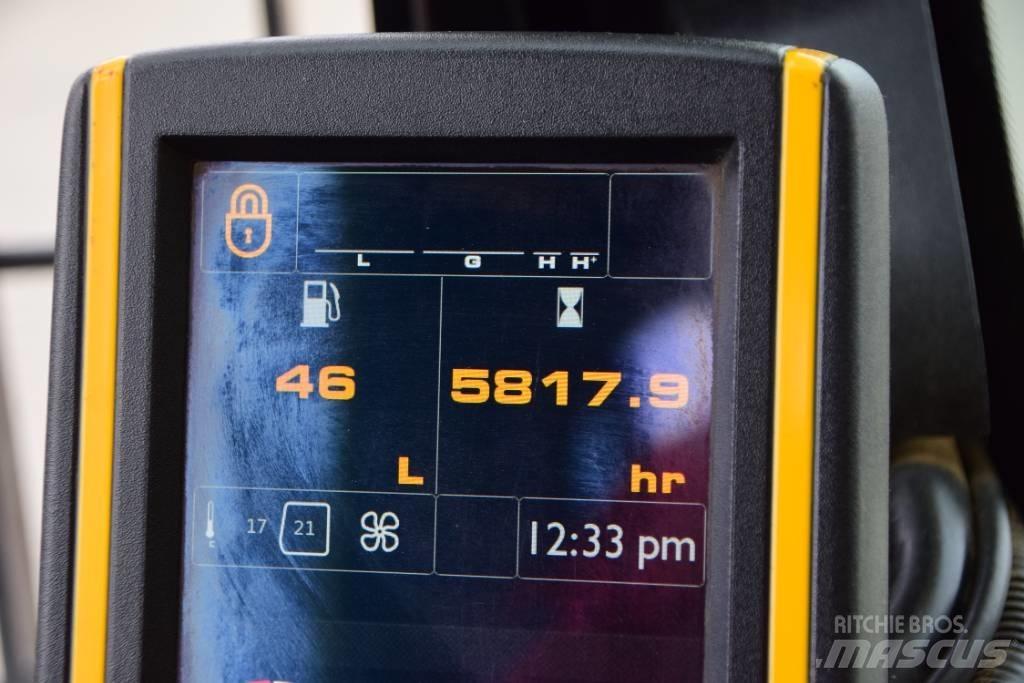 JCB JS131LC PLUS Гусеничные экскаваторы