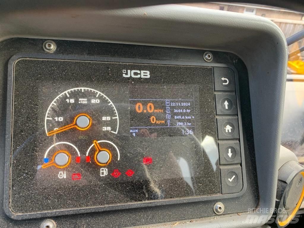 JCB TM 320 S Сельскохозяйственные телескопические погрузчики