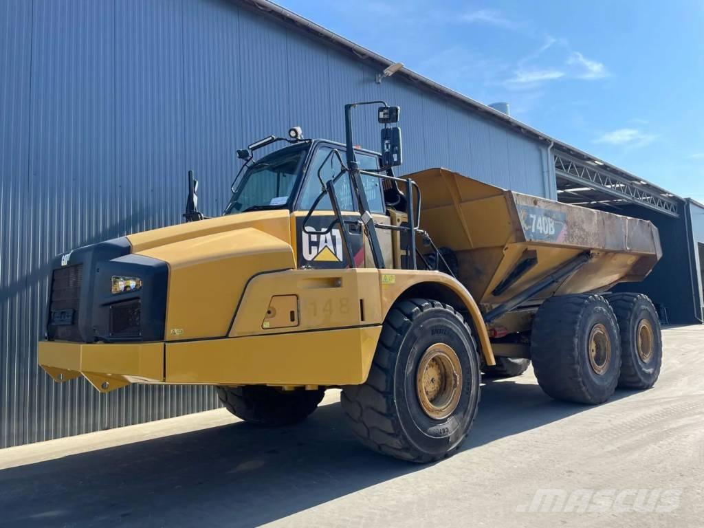 CAT 740B Шарнирно-сочленённые самосвалы