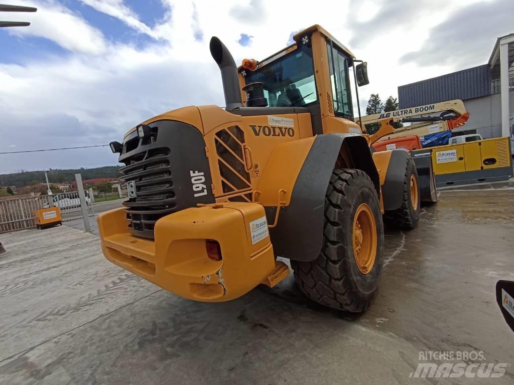Volvo L 90 F Фронтальные погрузчики