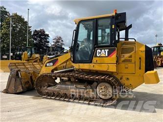 CAT 953D Гусеничные фронтальные погрузчики