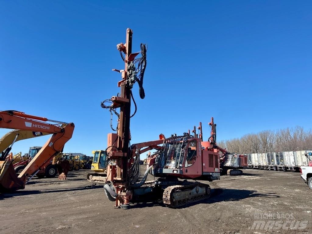 Sandvik DX 800 Буровые вышки