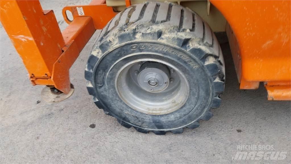 JLG 4394RT Ножничные подъемники