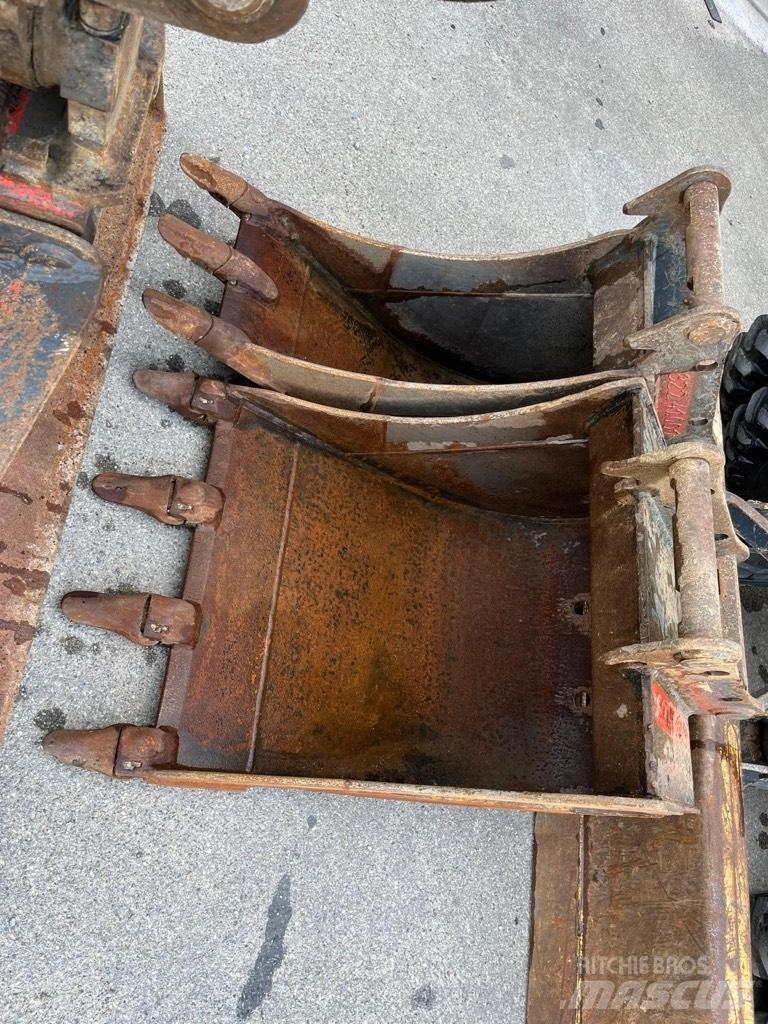 Komatsu PW 98 MR-8 Малые экскаваторы 7т-12т