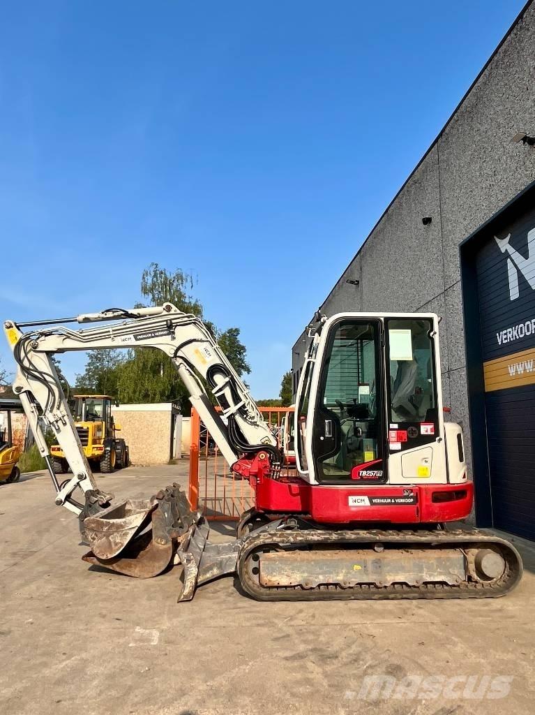 Takeuchi TB 257 FR Мини-экскаваторы