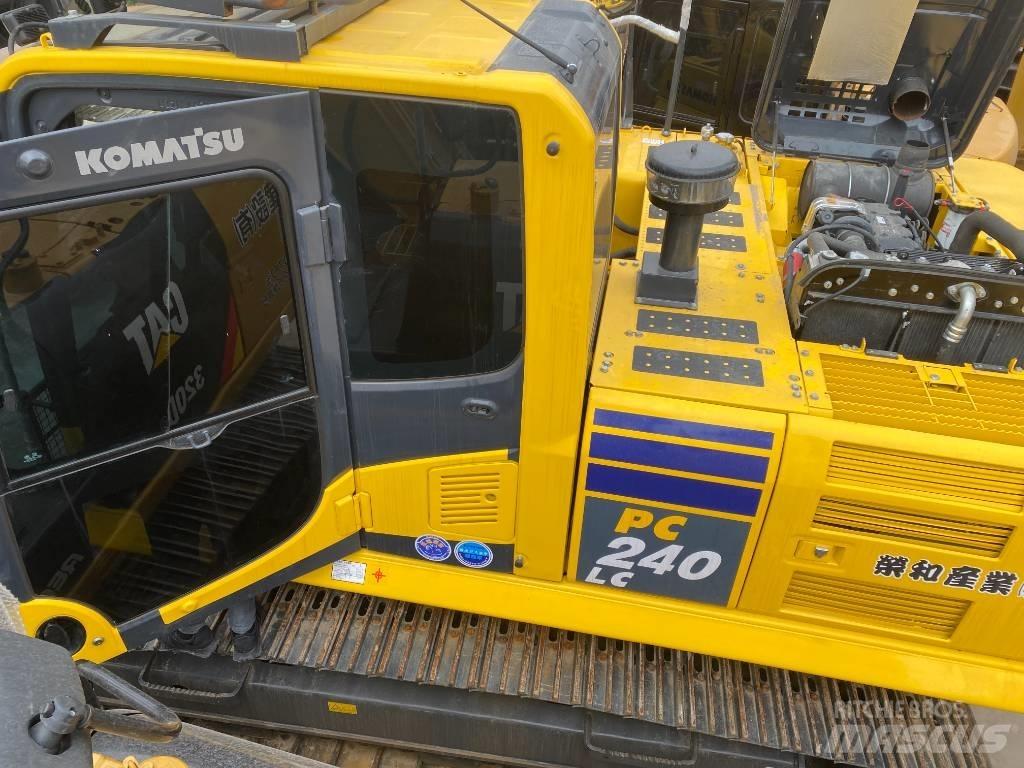 Komatsu PC 240 Гусеничные экскаваторы