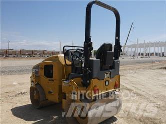 CAT CB 24 B Катки тротуарные