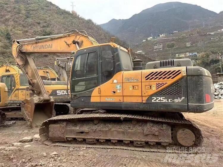 Hyundai R215VS Колёсные экскаваторы