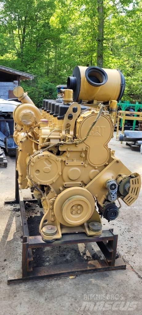 CAT 740 B Шарнирно-сочленённые самосвалы
