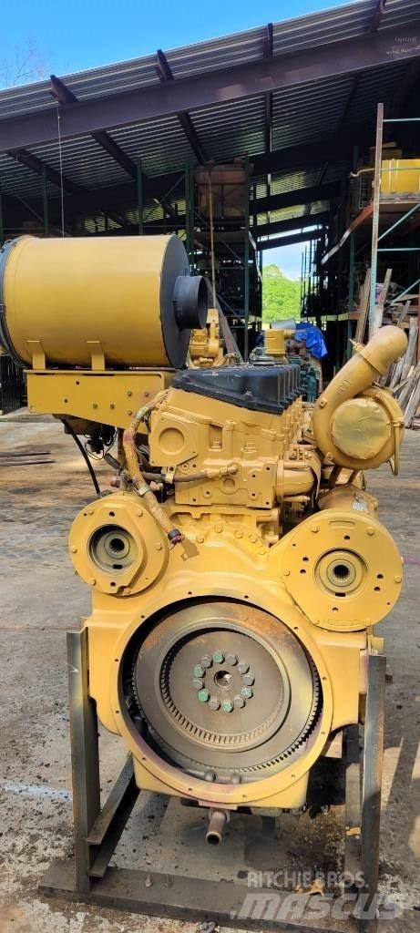CAT 740 B Шарнирно-сочленённые самосвалы