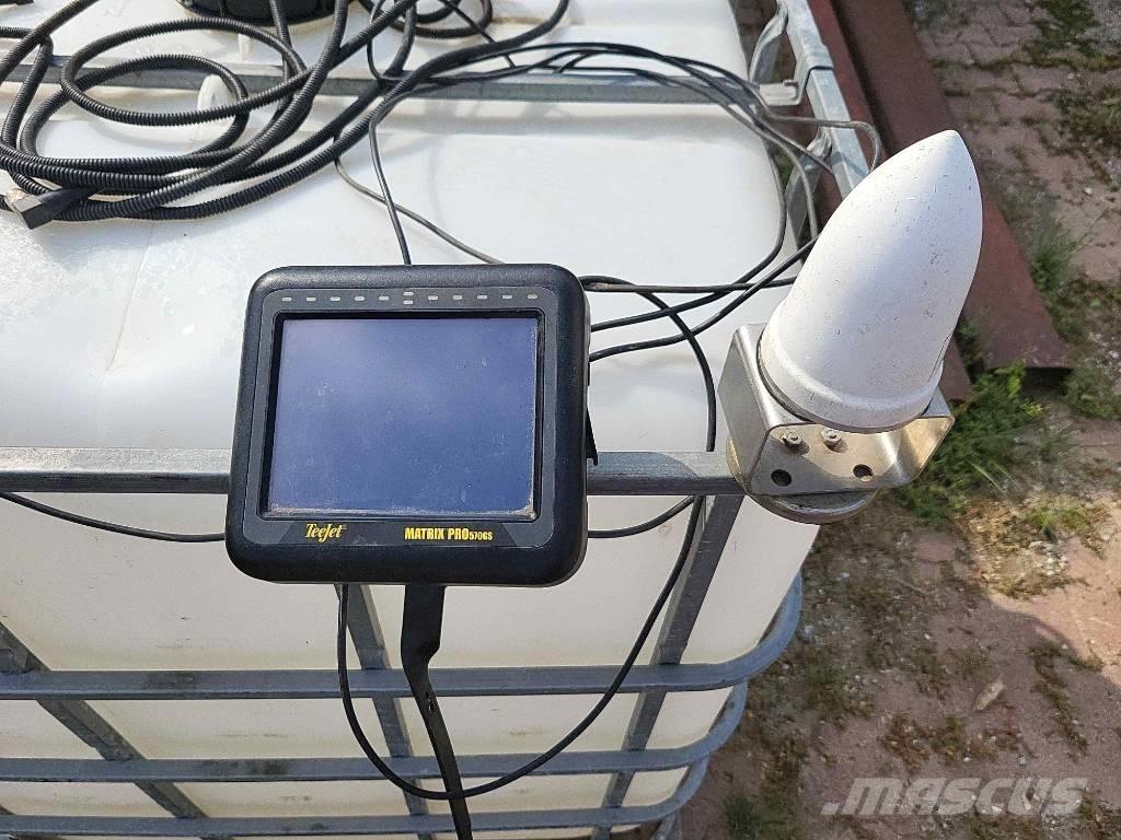  Greenpon Pony 3000 Прицепные опрыскиватели