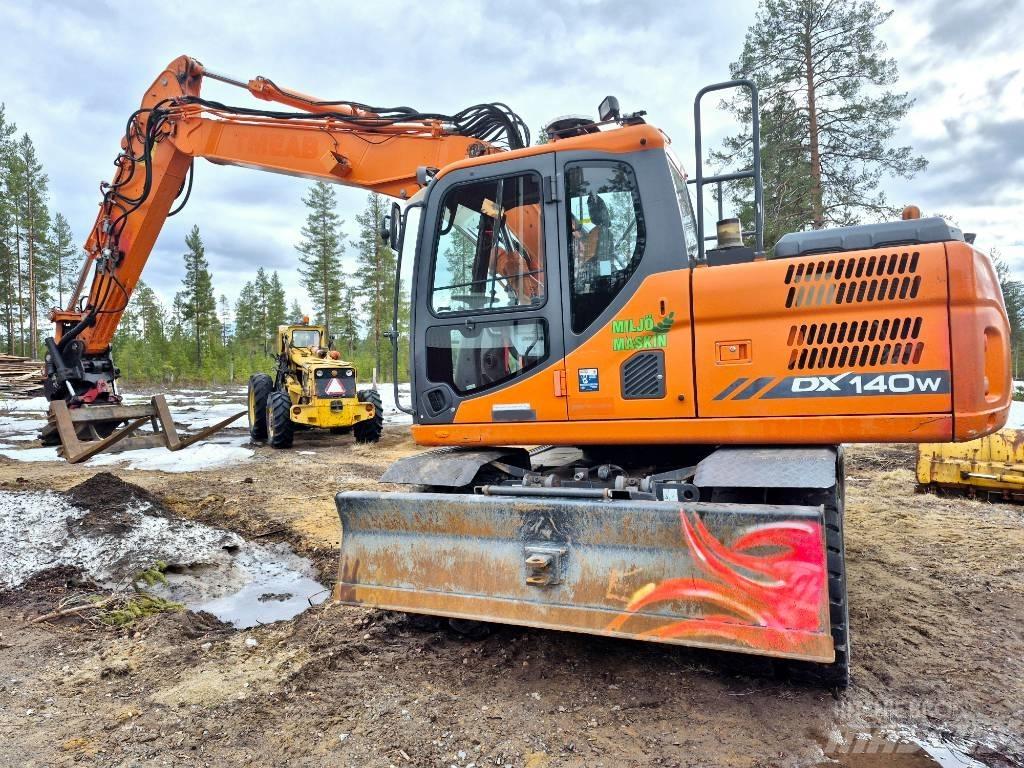Doosan DX 140 W-3 Колёсные экскаваторы