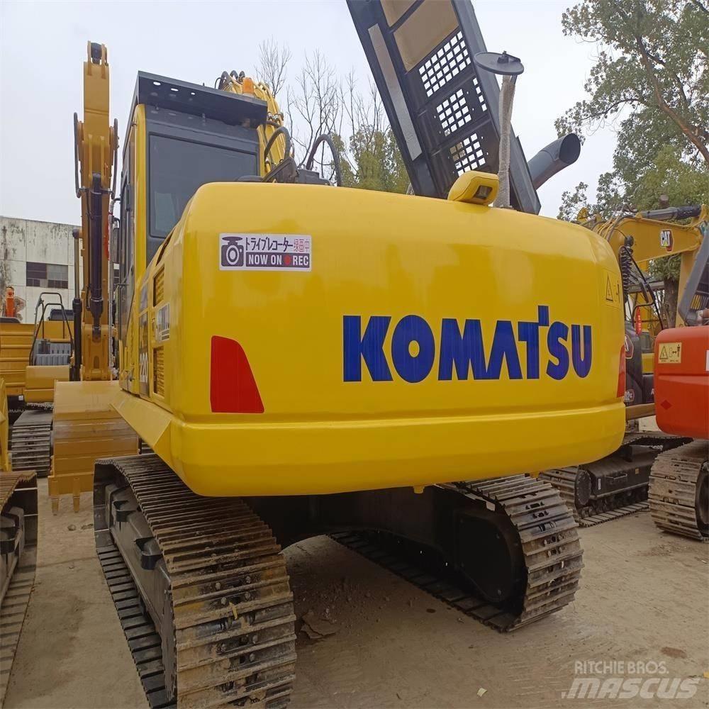 Komatsu PC 220 Гусеничные экскаваторы