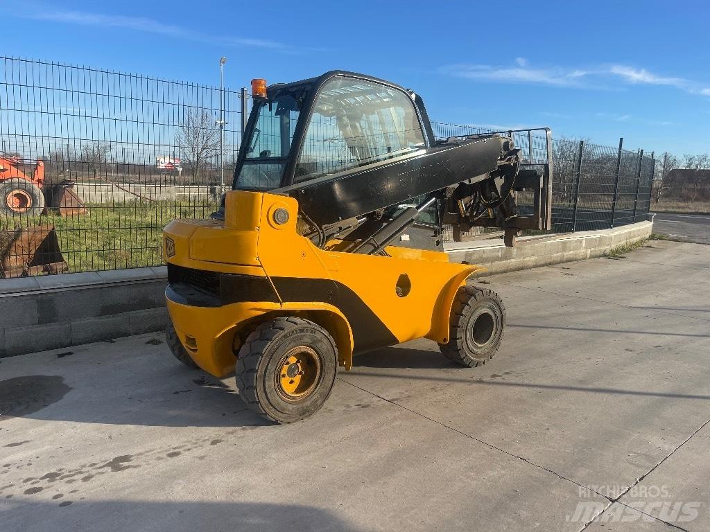 JCB TLT 30 D 4x4 Телескопические погрузчики