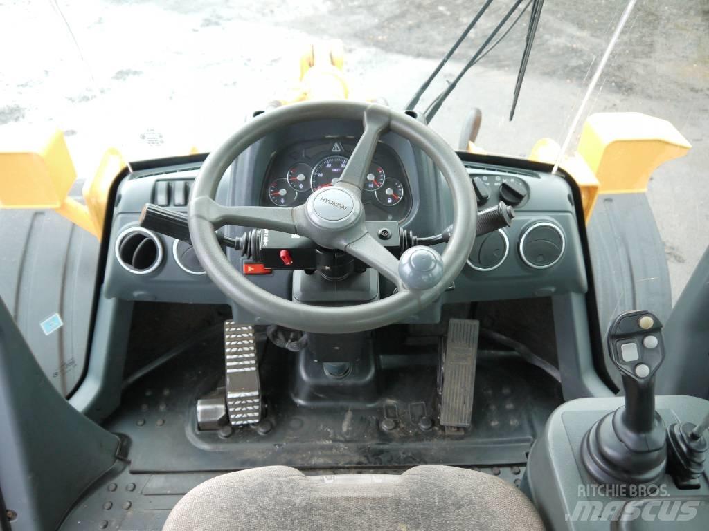 Hyundai HL 757-9A Фронтальные погрузчики