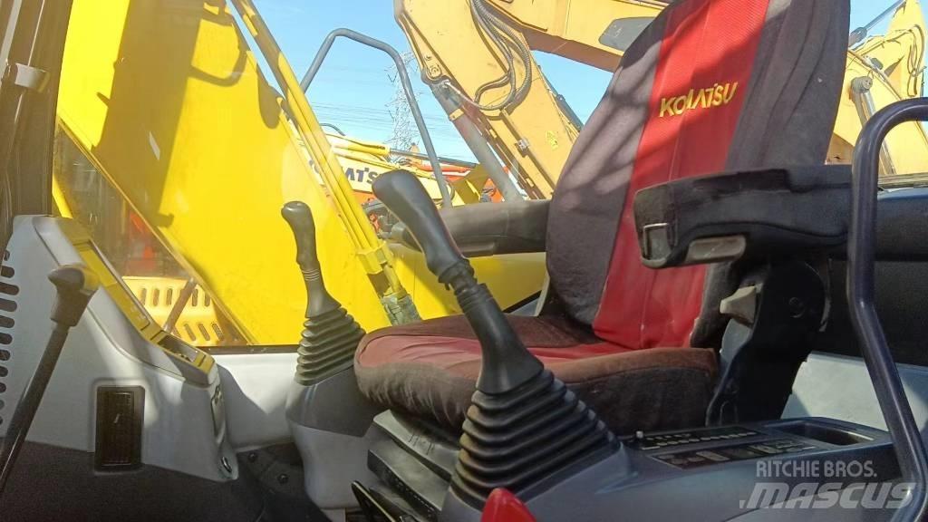 Komatsu PC130 Гусеничные экскаваторы