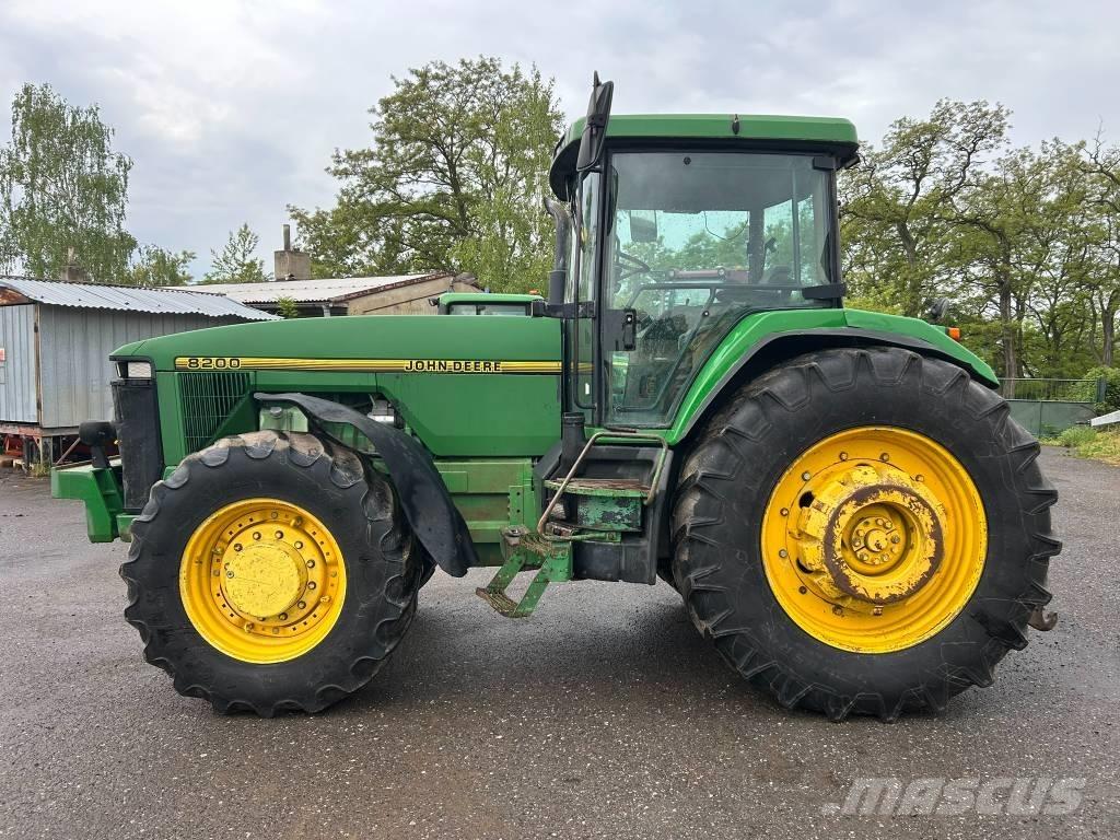 John Deere 8200 Трактора