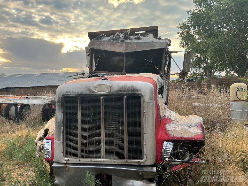 Peterbilt 377 Грузовики-Самосвалы