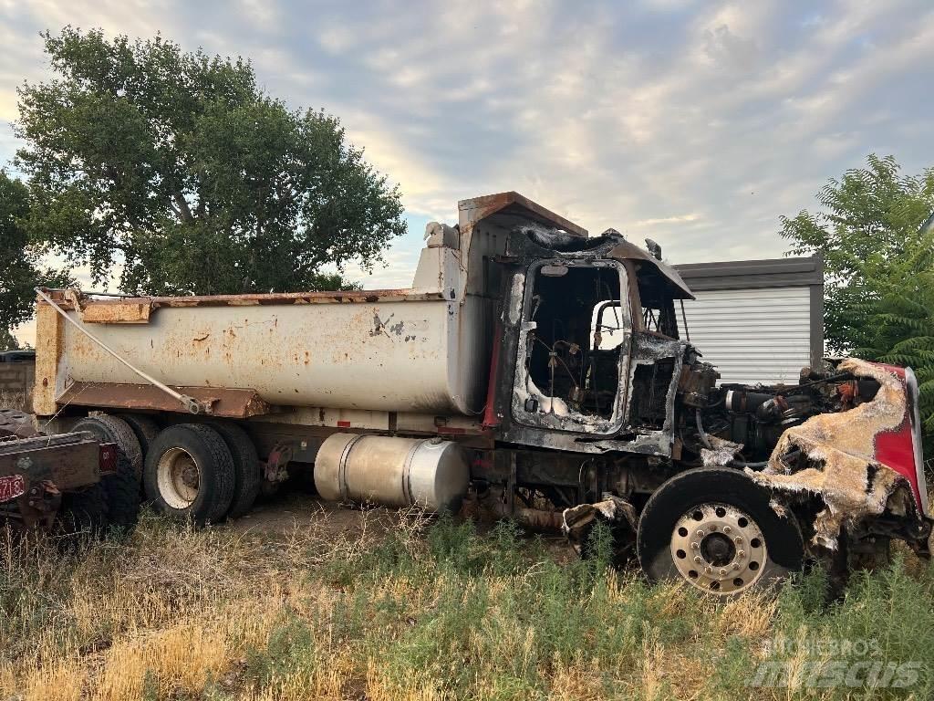 Peterbilt 377 Грузовики-Самосвалы