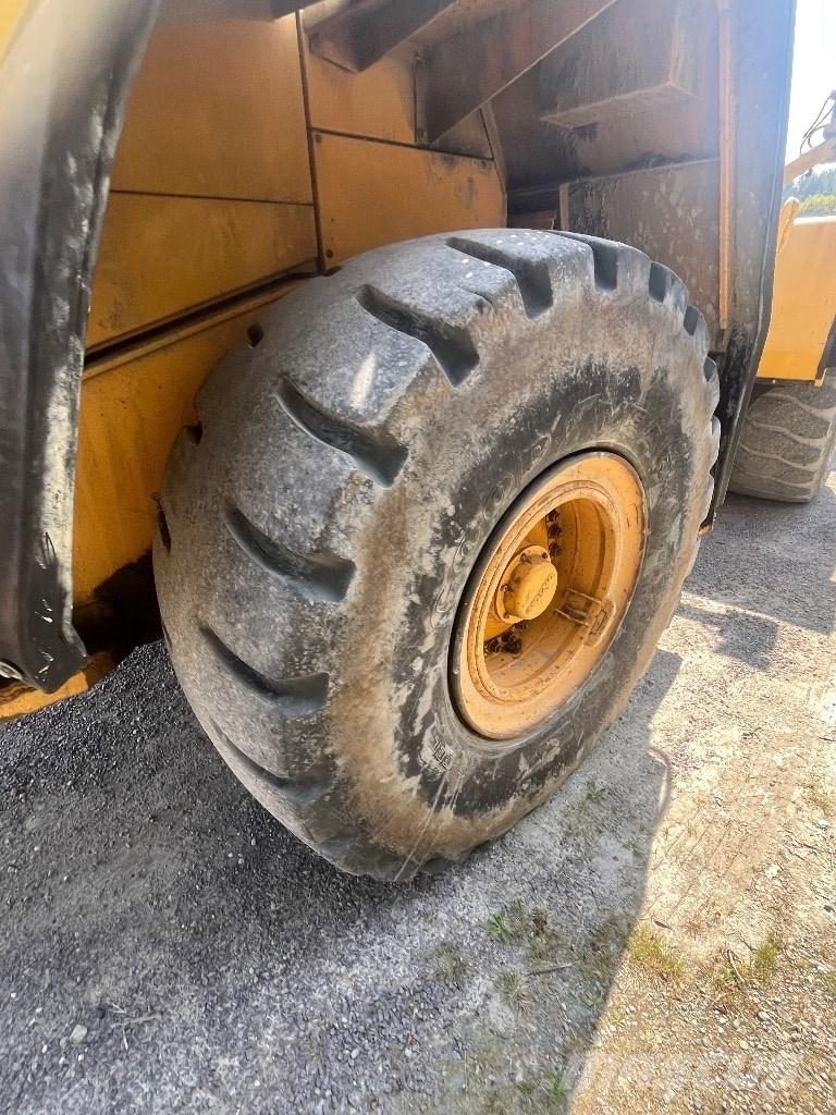 Volvo L180F Фронтальные погрузчики