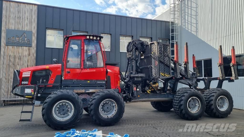 Komatsu 895 Форвардеры