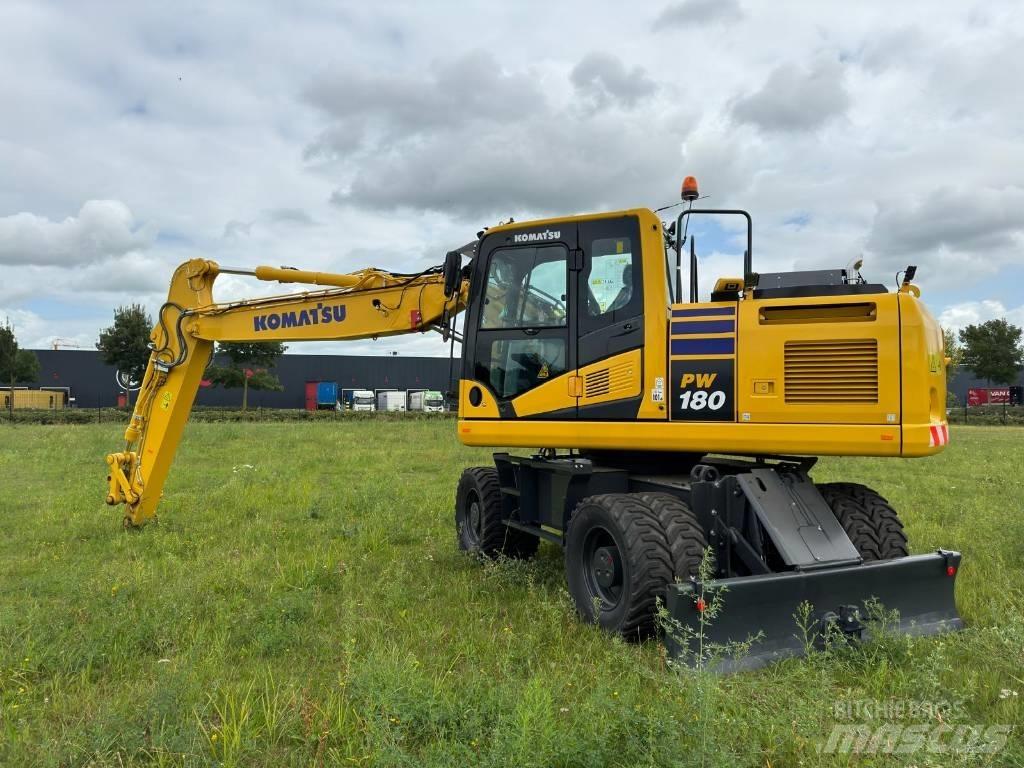 Komatsu PW180-11E0 Колёсные экскаваторы