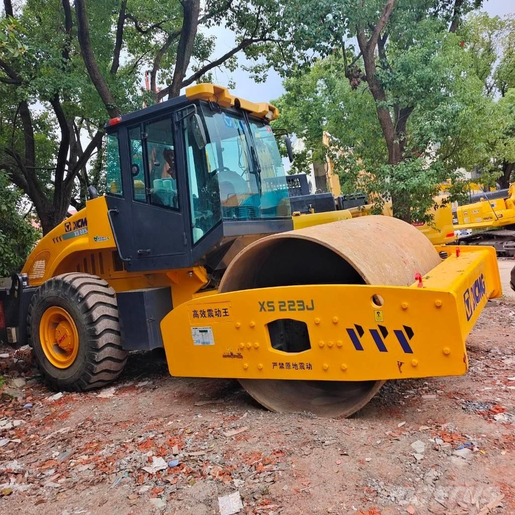 XCMG XS 223 J Грунтовые катки