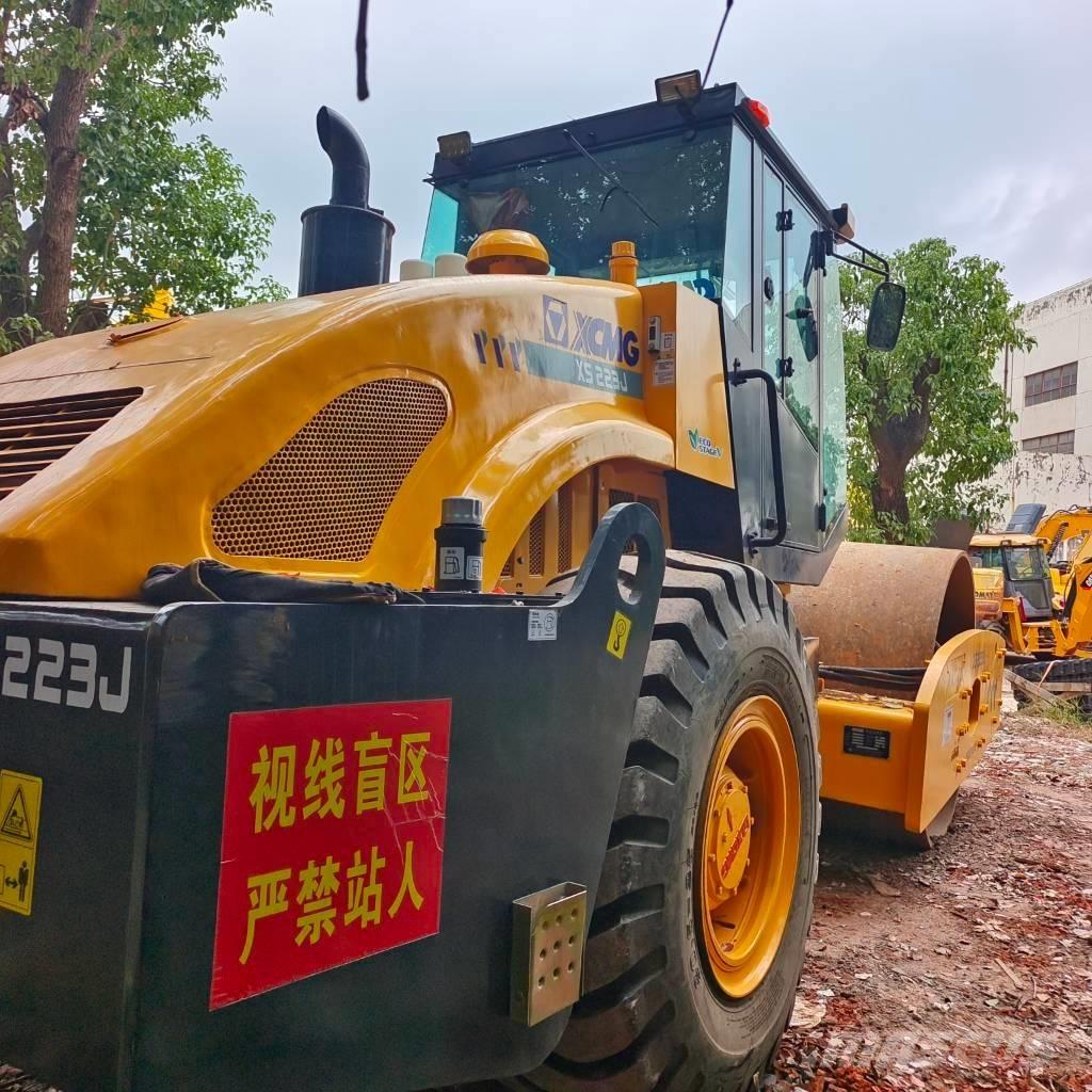 XCMG XS 223 J Грунтовые катки