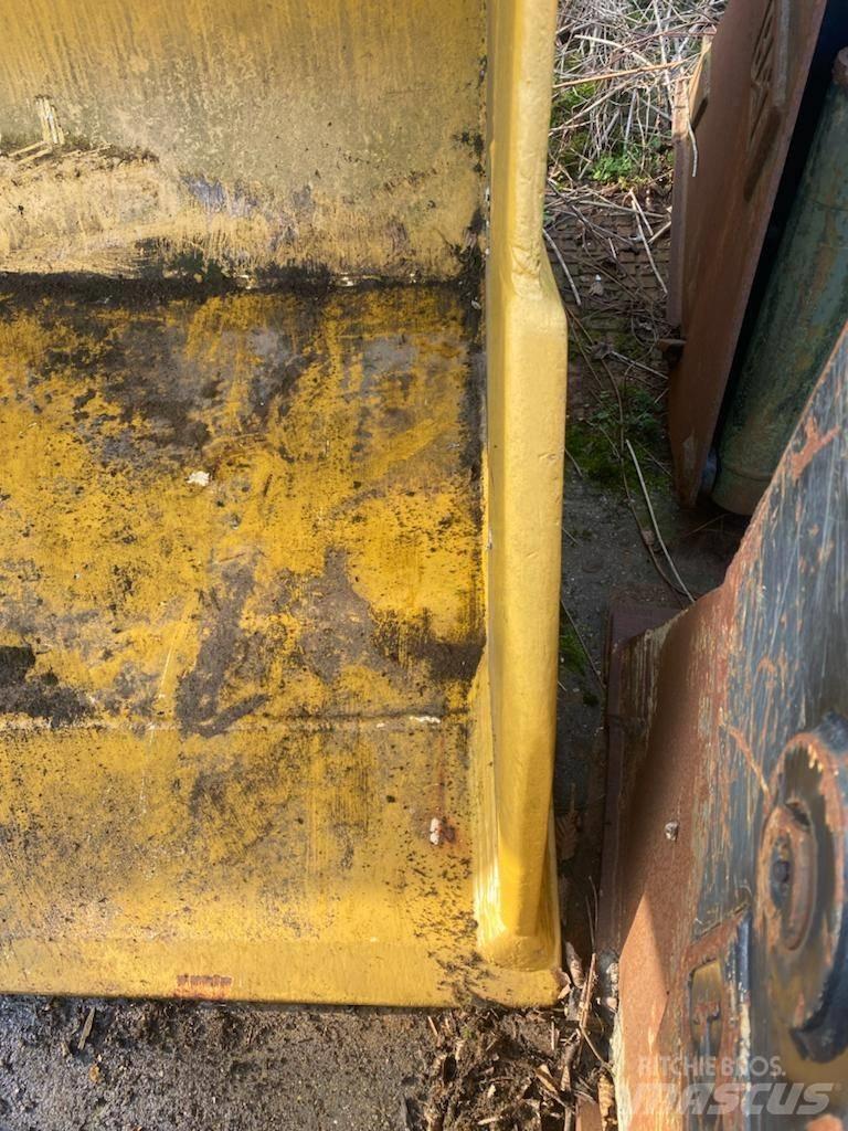 CAT 972 Ковши