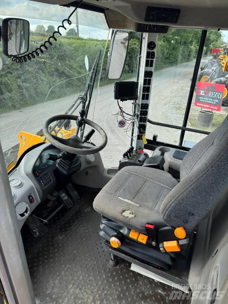 Volvo L 120 F Фронтальные погрузчики