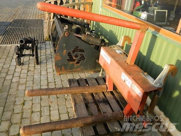 Kverneland UN7700 Сельскохозяйственные телескопические погрузчики